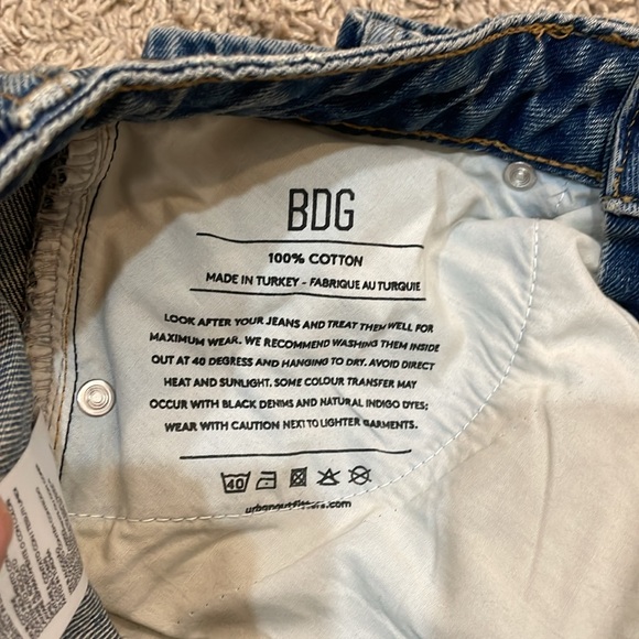 BDG IRBAN OUTFITTERS Mom High Rise Jeans Size 27 - Picture 10 of 11